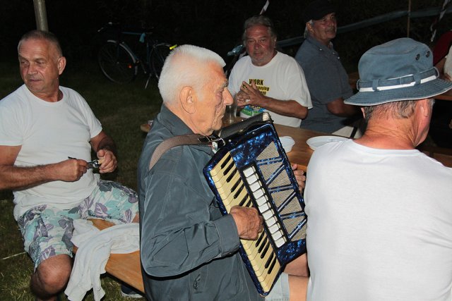 img00104.jpg